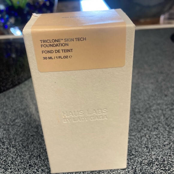 Haus Labs Foundation 070 Fair Neutral - Picture 3 of 3